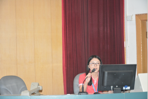 江丽萍老师进行新生培训