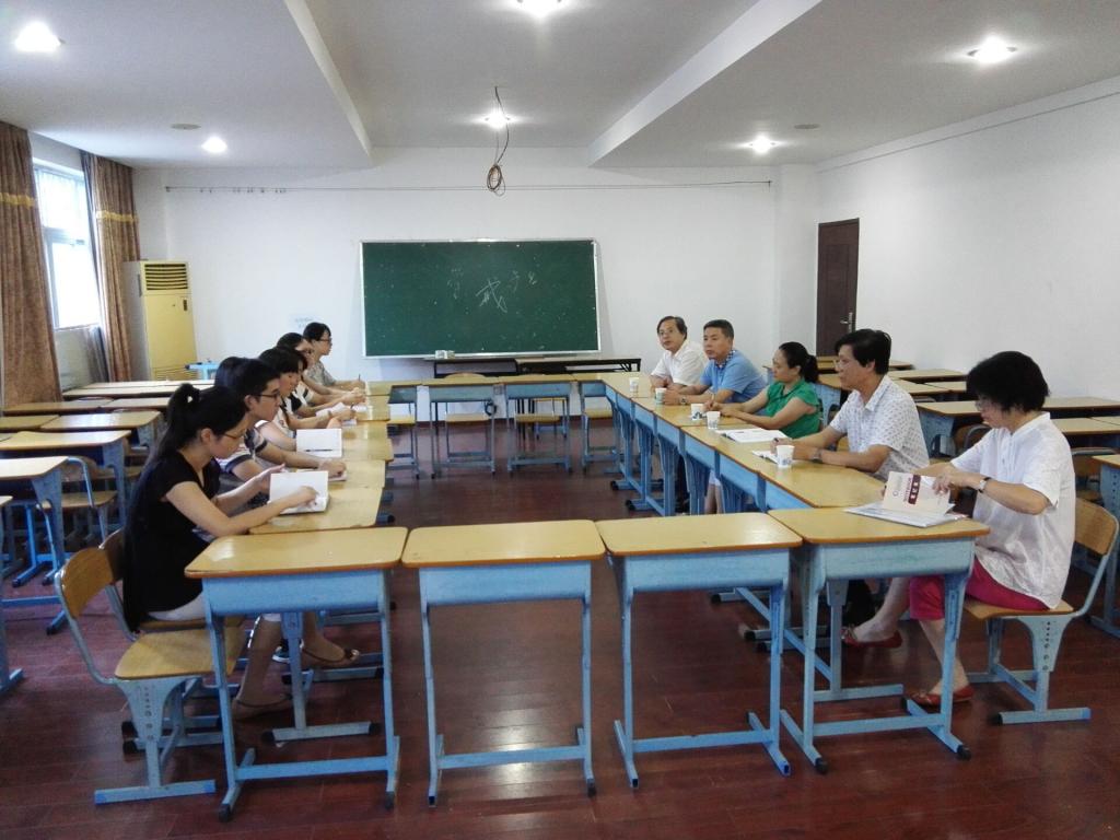 在人社厅教学点开座谈会