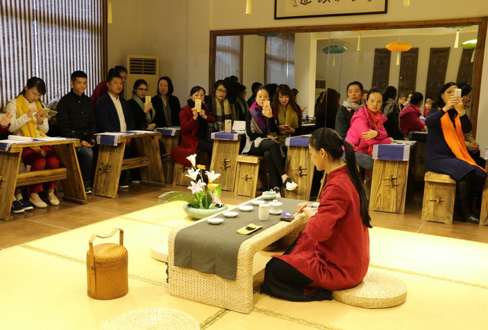 观赏武夷山市民品茶业有限公司员工茶艺表演